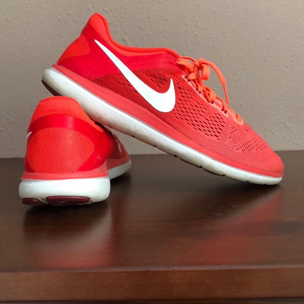 Womens size 10.5 Nike Free Run